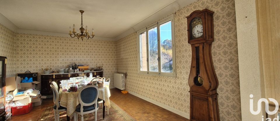 Traditional house 5 rooms of 200 m² in Ytrac (15130)