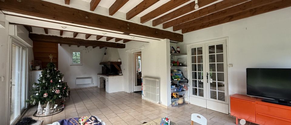 Longère 6 pièces de 158 m² à Domats (89150)