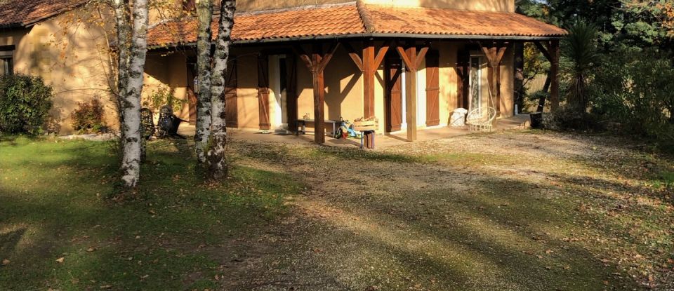 Country house 5 rooms of 144 m² in Lembras (24100)