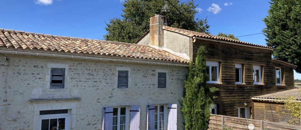 Country house 11 rooms of 259 m² in Boisredon (17150)