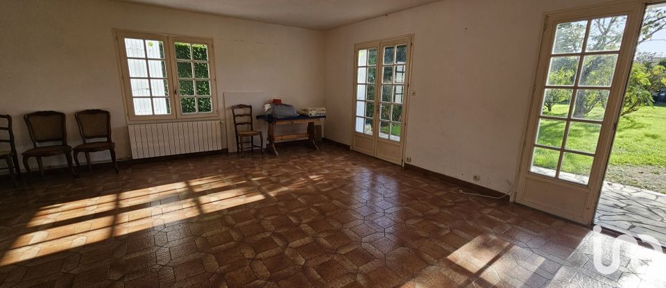 House 6 rooms of 156 m² in Anais (17540)