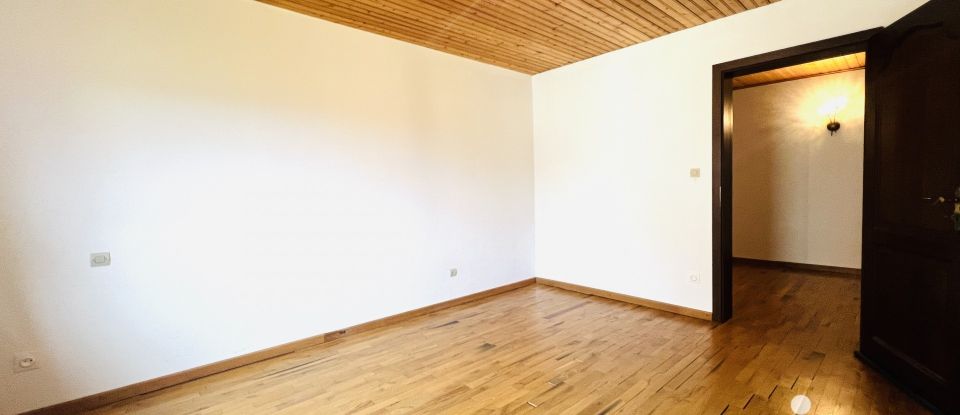 Maison 6 pièces de 176 m² à Œting (57600)