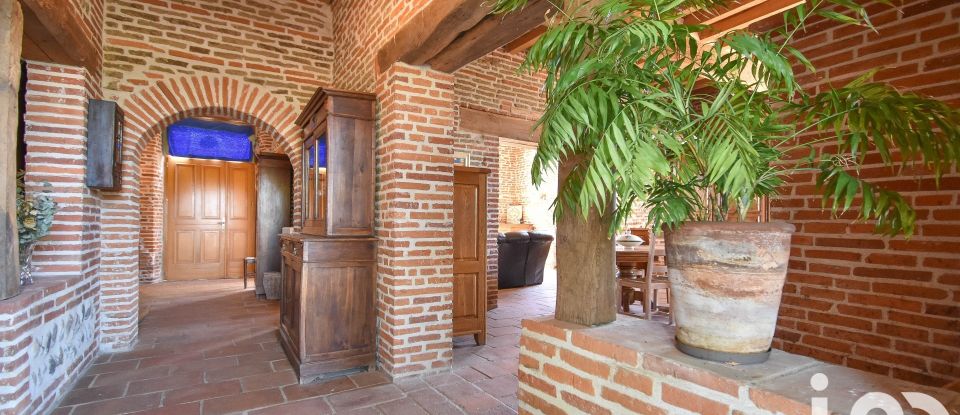 Mansion 8 rooms of 353 m² in Toulouse (31100)