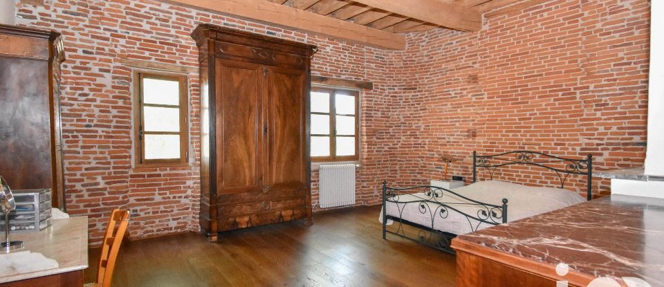 Mansion 8 rooms of 353 m² in Toulouse (31100)