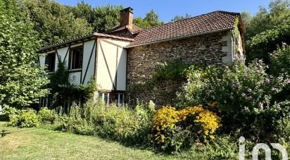 Maison traditionnelle 7 pièces de 193 m² à Saint-Maurice-en-Quercy (46120)