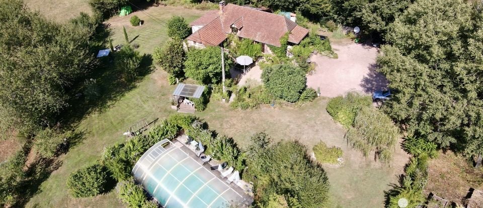 Maison traditionnelle 7 pièces de 193 m² à Saint-Maurice-en-Quercy (46120)