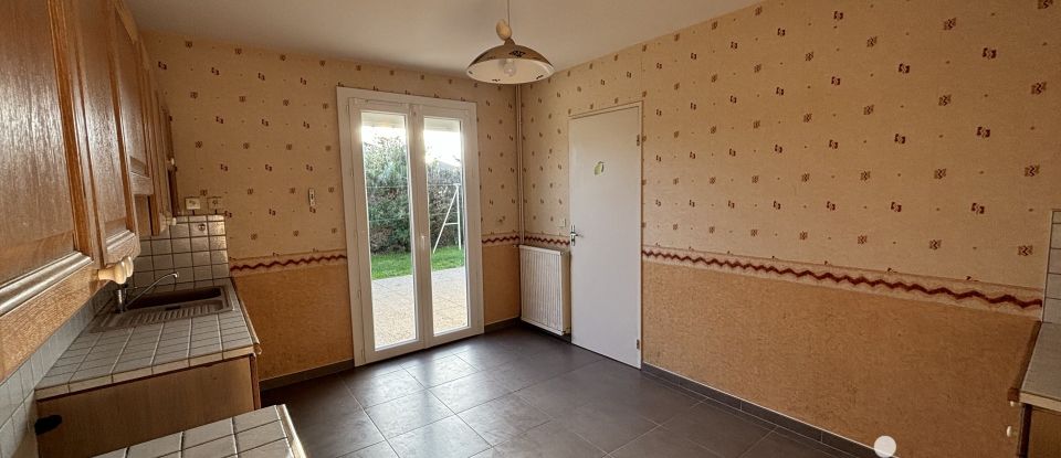 House 5 rooms of 115 m² in Niort (79000)