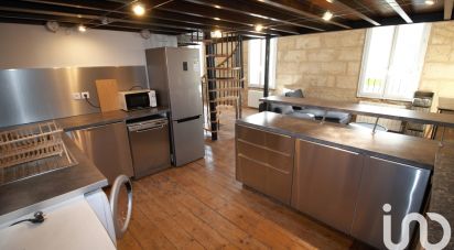 Apartment 3 rooms of 69 m² in Bordeaux (33000)