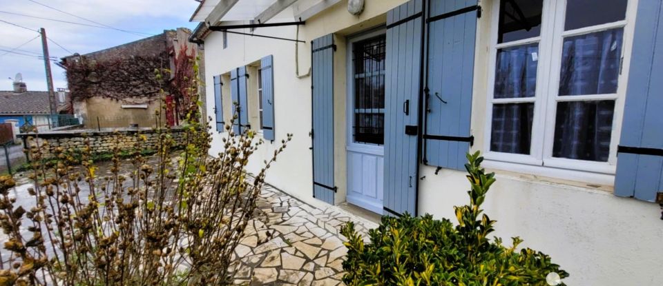 House 3 rooms of 65 m² in Saint-Bonnet-sur-Gironde (17150)