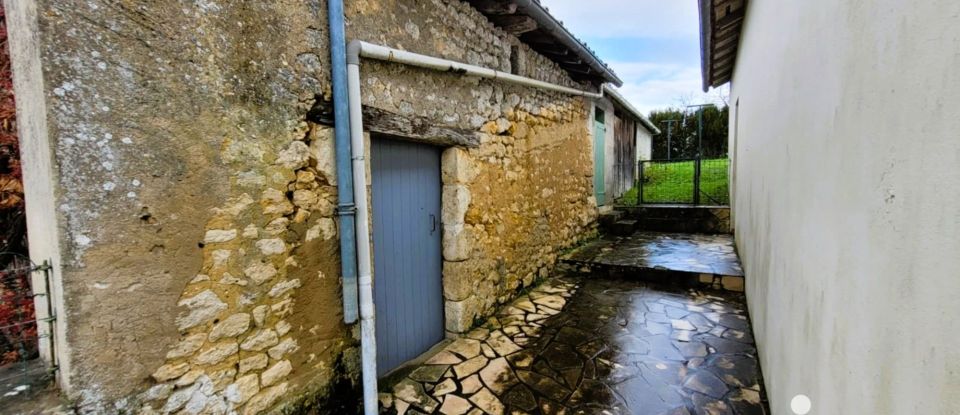 House 3 rooms of 65 m² in Saint-Bonnet-sur-Gironde (17150)