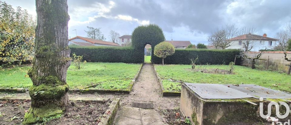 Maison traditionnelle 4 pièces de 105 m² à Briennon (42720)