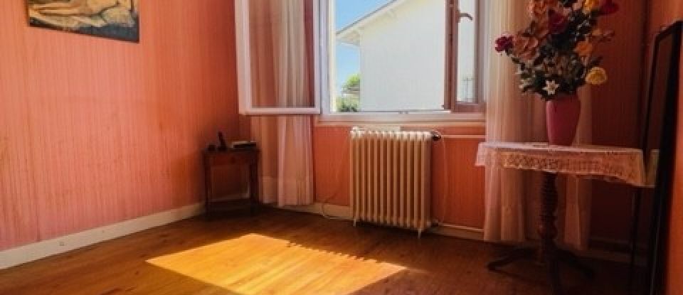 Town house 5 rooms of 130 m² in Libourne (33500)