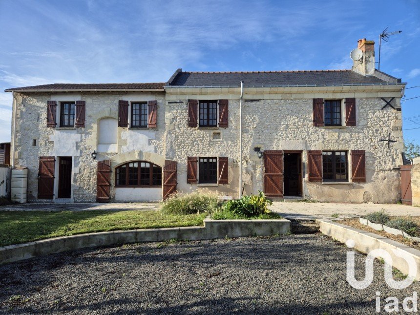 Maison rustique 5 pièces de 169 m² à Saint-Macaire-du-Bois (49260)