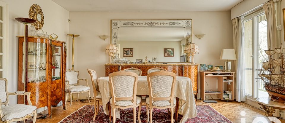 Apartment 5 rooms of 107 m² in Versailles (78000)