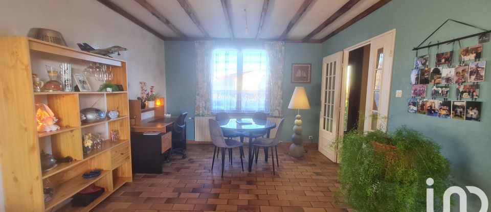 House 4 rooms of 117 m² in Estaires (59940)