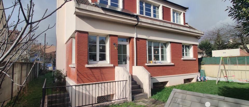 Traditional house 5 rooms of 158 m² in Neuilly-sur-Marne (93330)