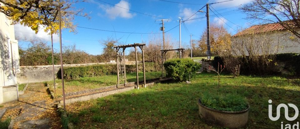 Country house 6 rooms of 145 m² in Néré (17510)