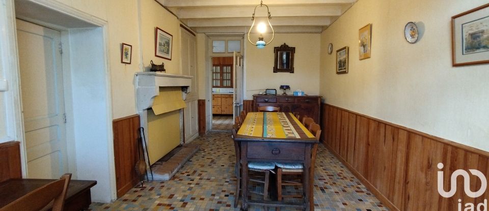 Country house 6 rooms of 145 m² in Néré (17510)