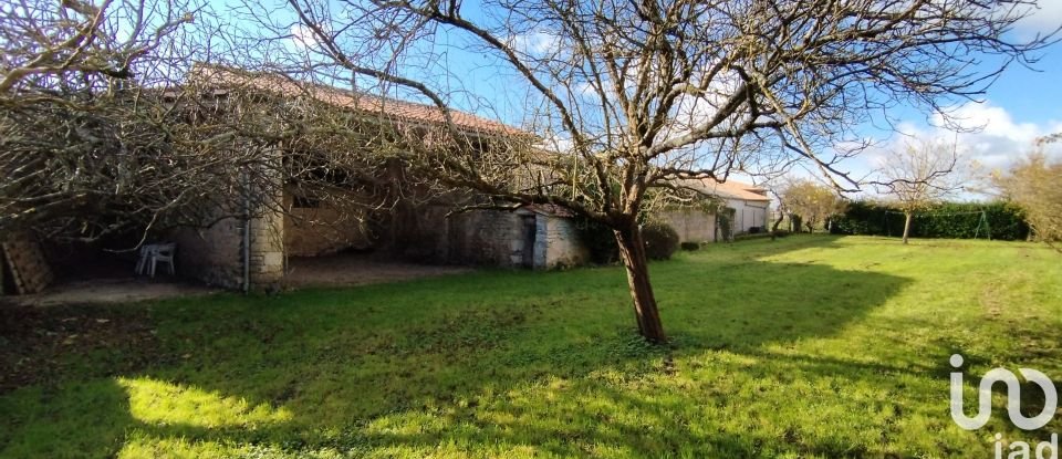 Country house 6 rooms of 145 m² in Néré (17510)