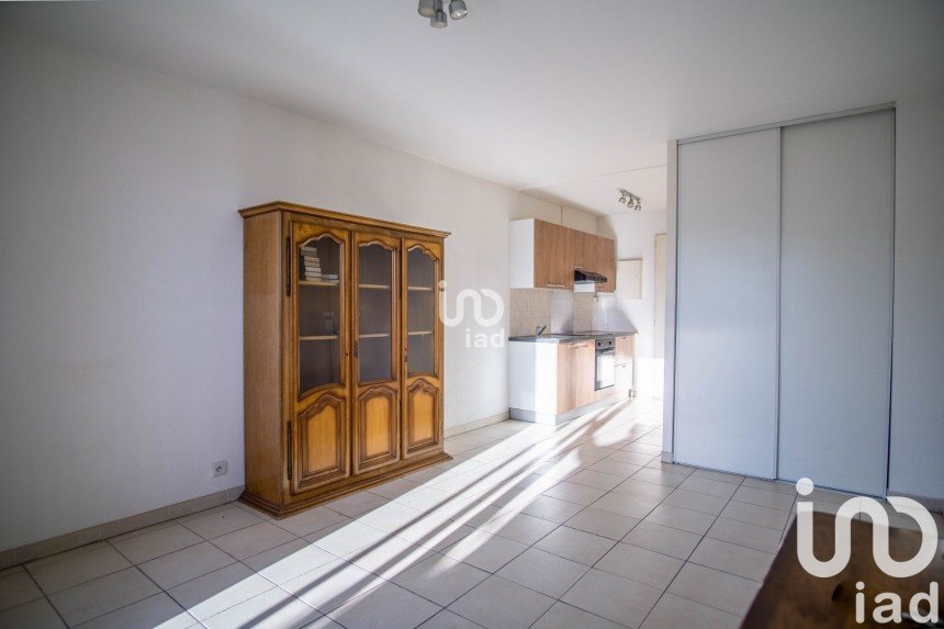 Apartment 1 room of 24 m² in Puget-sur-Argens (83480)