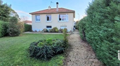 Traditional house 3 rooms of 82 m² in Nouaillé-Maupertuis (86340)