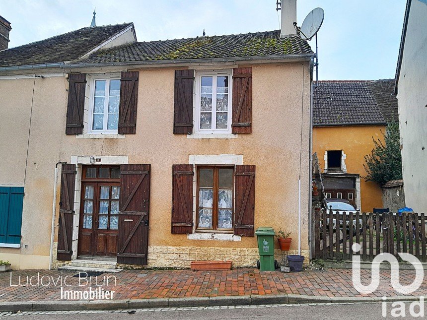 Maison de village 6 pièces de 120 m² à Saints-en-Puisaye (89520)