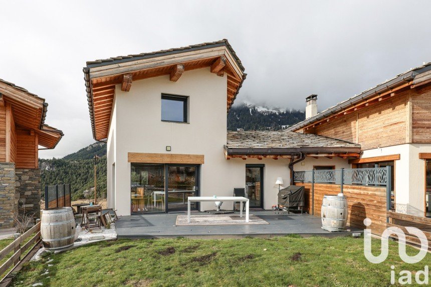 Traditional house 7 rooms of 194 m² in Aussois (73500)