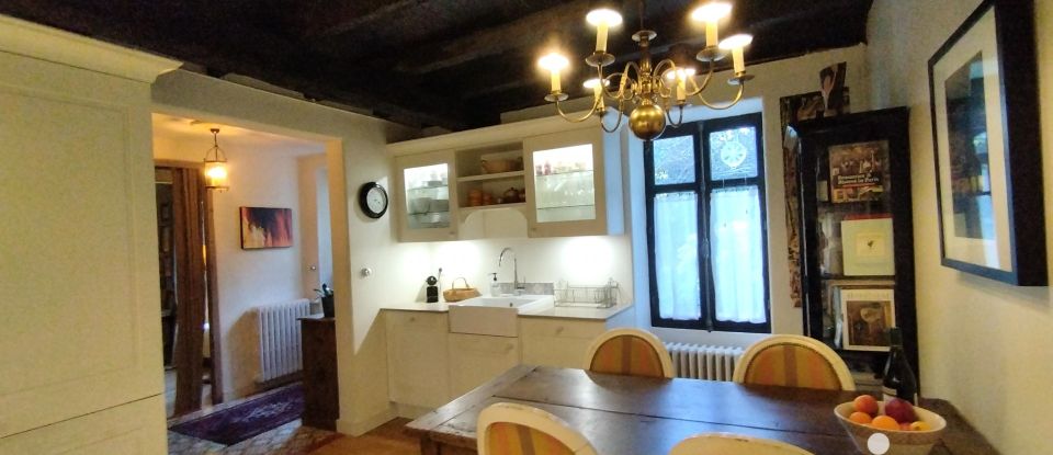 Traditional house 4 rooms of 110 m² in Poitiers (86000)