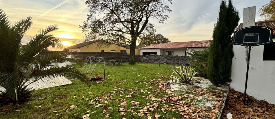 Maison traditionnelle 4 pièces de 139 m² à Le Landreau (44430)