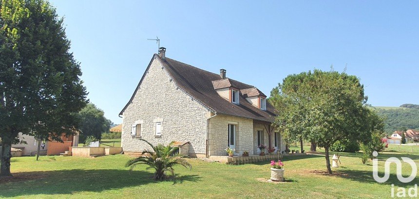 Maison 8 pièces de 145 m² à Pazayac (24120)