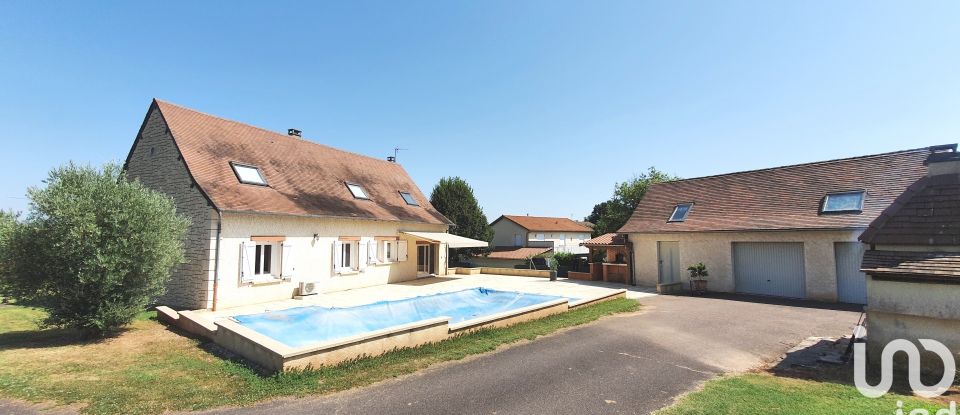 Maison 8 pièces de 145 m² à Pazayac (24120)