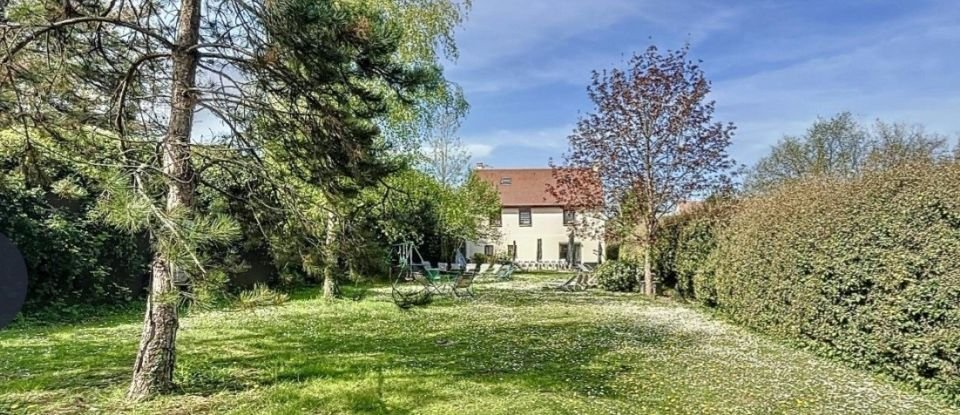 House 10 rooms of 256 m² in Dormelles (77130)