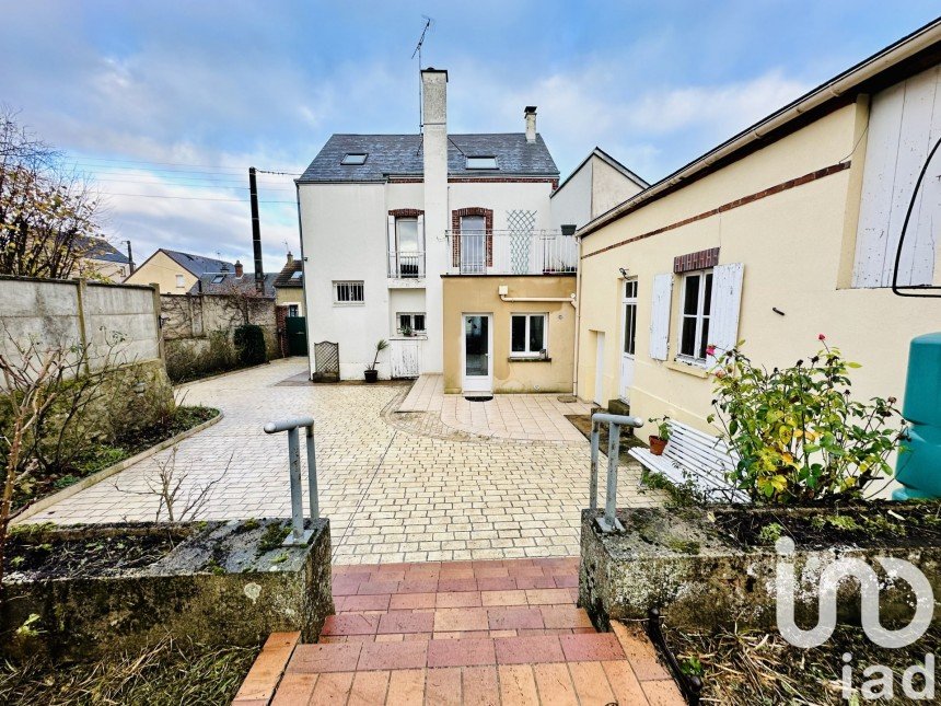 Maison de ville 6 pièces de 118 m² à Chartres (28000)