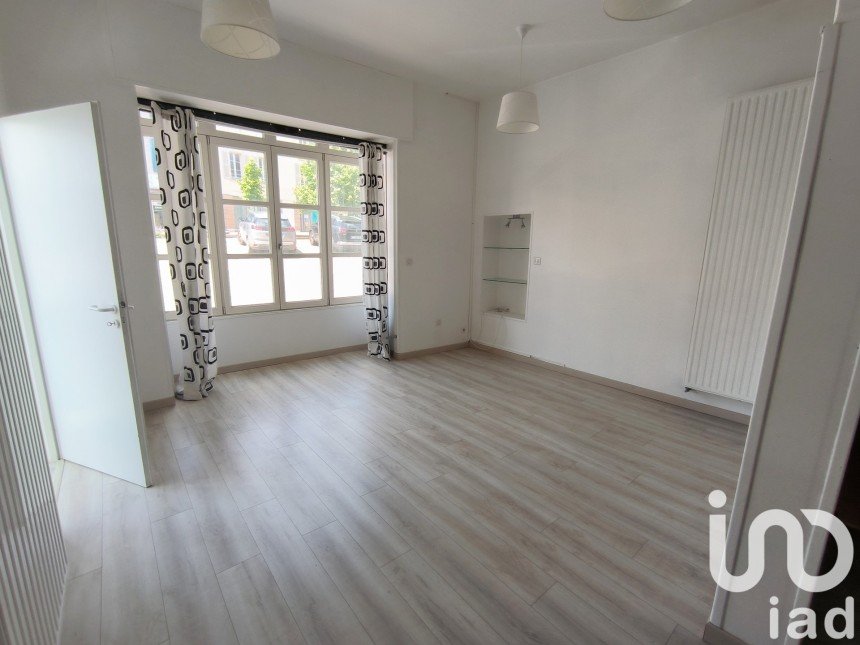 Town house 5 rooms of 151 m² in Pouzauges (85700)