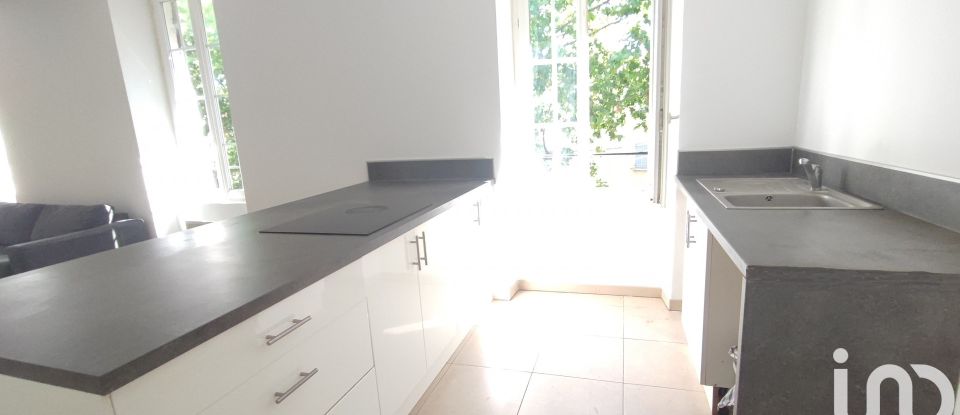 Apartment 3 rooms of 71 m² in Clarensac (30870)