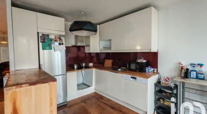 Appartement 3 pièces de 69 m² à Montreuil (93100)