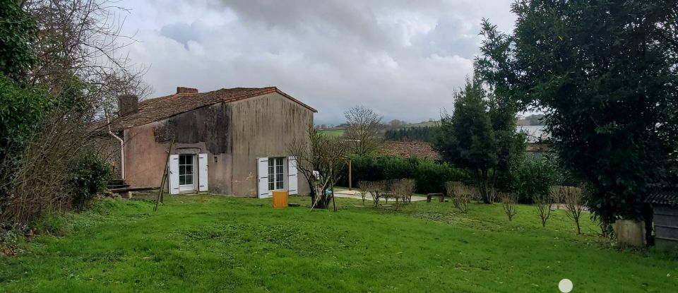 Maison de campagne 5 pièces de 115 m² à Saint-Paul-en-Gâtine (79240)