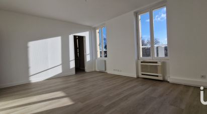 Apartment 3 rooms of 74 m² in Claye-Souilly (77410)