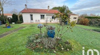 House 4 rooms of 108 m² in Parthenay (79200)