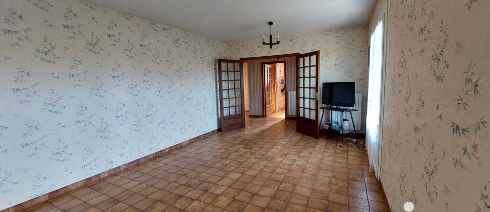 House 5 rooms of 124 m² in Massignac (16310)