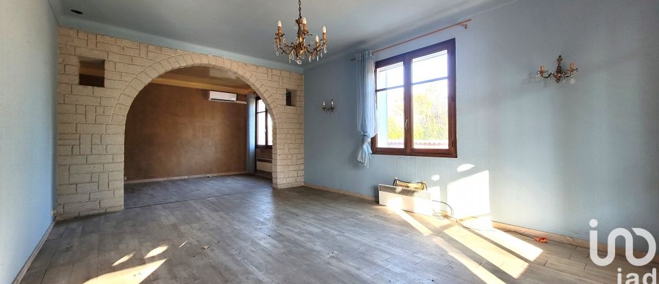 Traditional house 7 rooms of 165 m² in Camaret-sur-Aigues (84850)