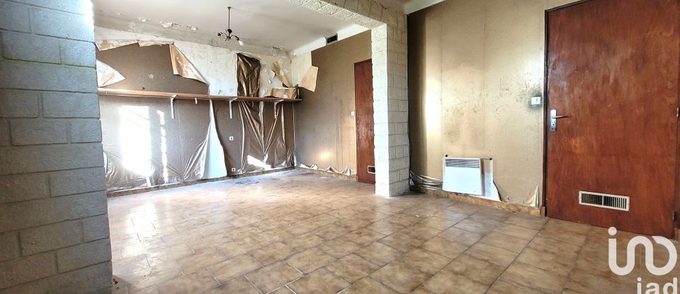 Traditional house 7 rooms of 165 m² in Camaret-sur-Aigues (84850)