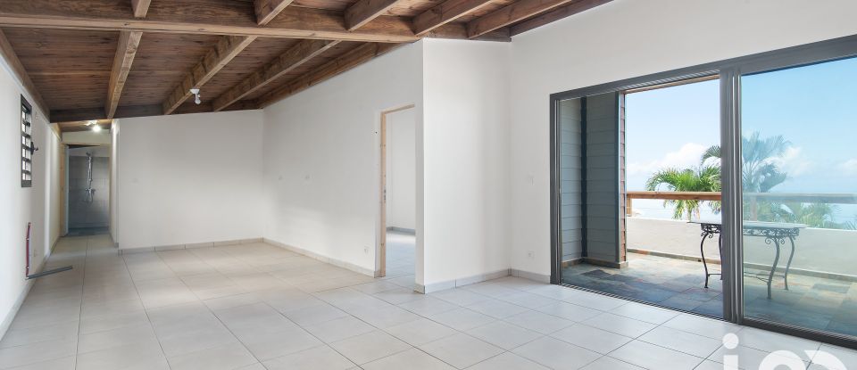 Maison 8 pièces de 183 m² à Saint-Leu (97424)