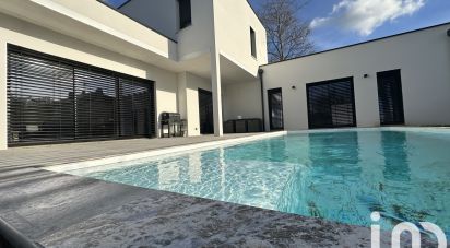 Maison d’architecte 7 pièces de 171 m² à - (49124)