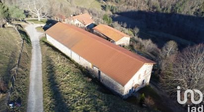 Ferme 1 pièce de 130 m² à Saint-Pierre-sur-Doux (07520)