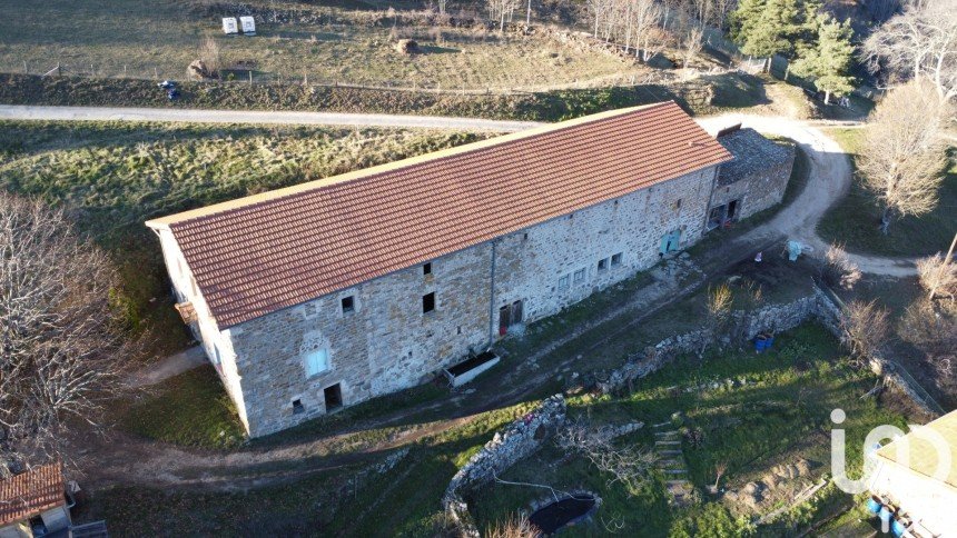 Ferme 1 pièce de 130 m² à Saint-Pierre-sur-Doux (07520)