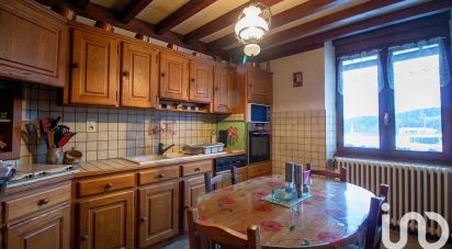 House 8 rooms of 167 m² in Vertolaye (63480)