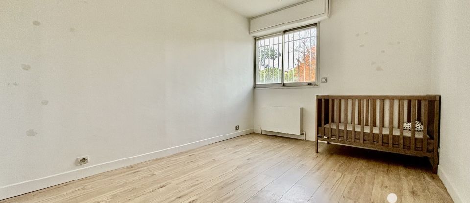 Appartement 4 pièces de 89 m² à Marseille (13008)