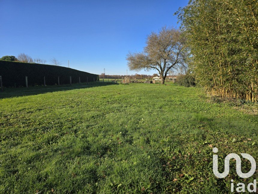 Land of 900 m² in Barry-d'Islemade (82290)