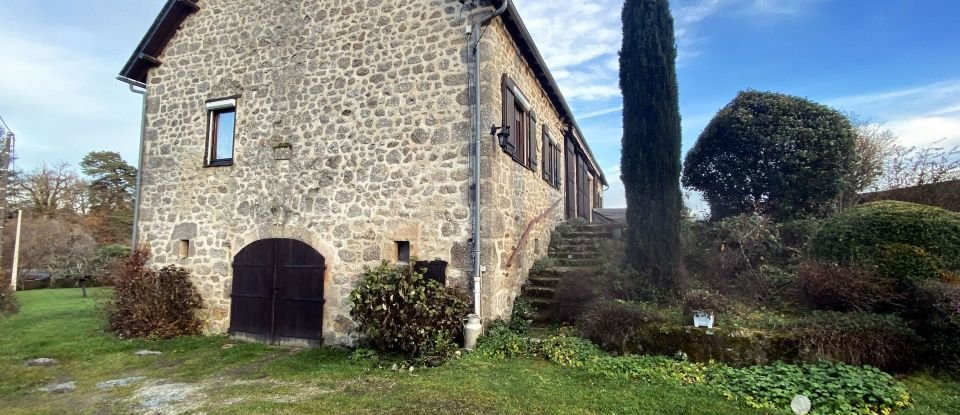 Maison 8 pièces de 184 m² à Moustier-Ventadour (19300)